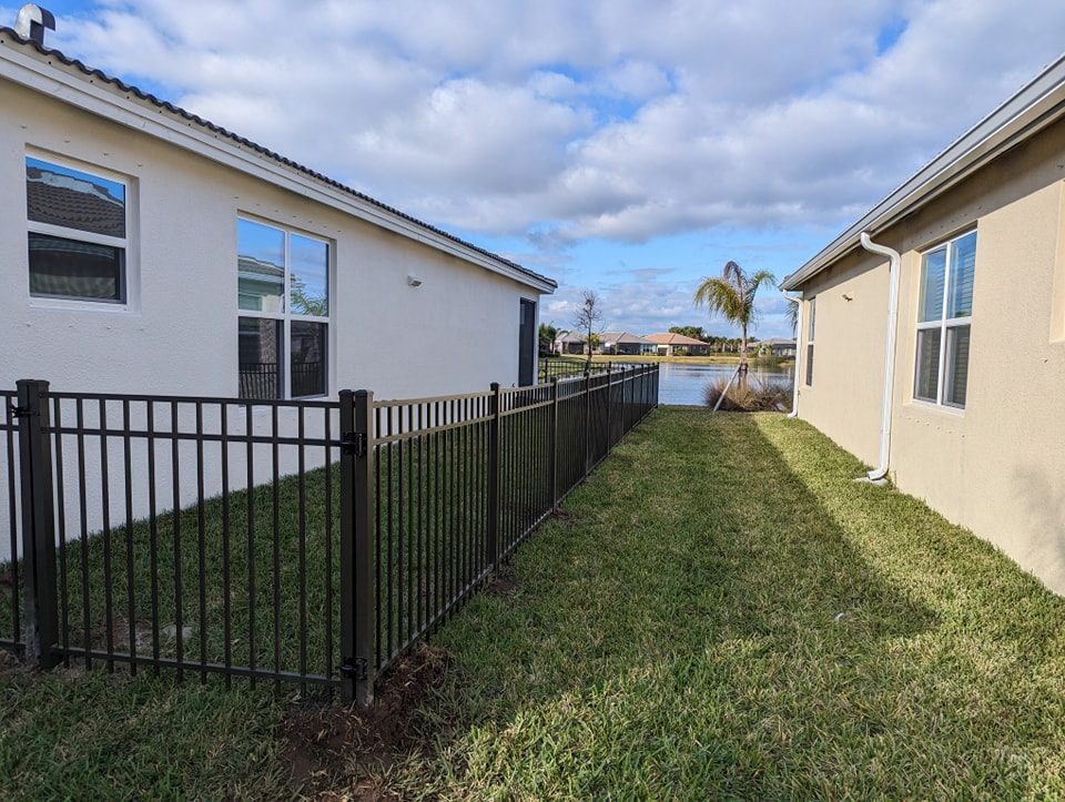 4' & 6' 3-Rail + Privacy