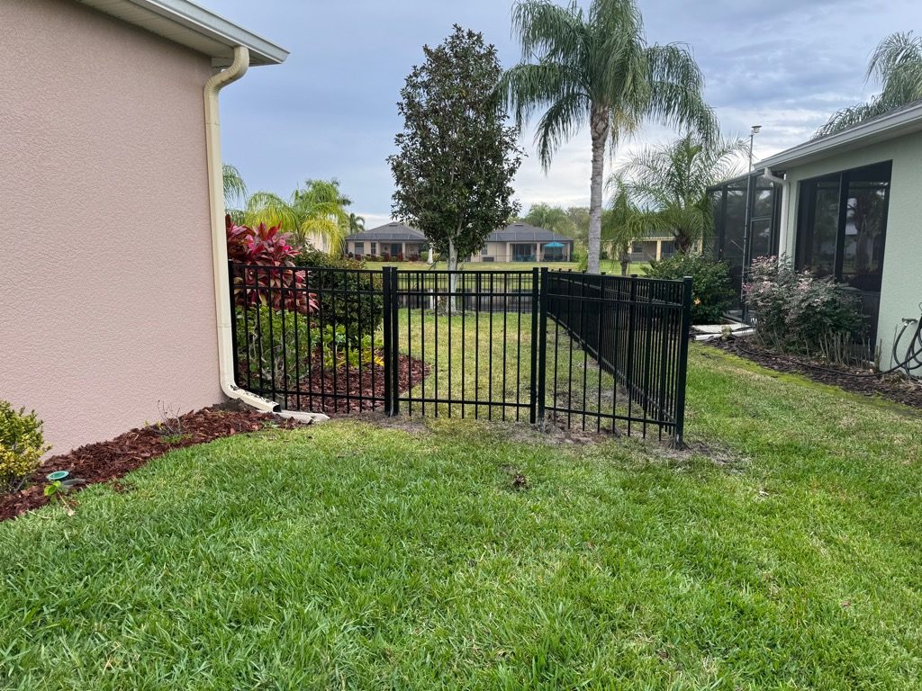 4' & 6' 3-Rail + Privacy