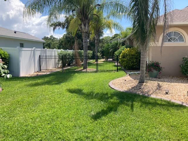 4' H Black Aluminum 3-Rail