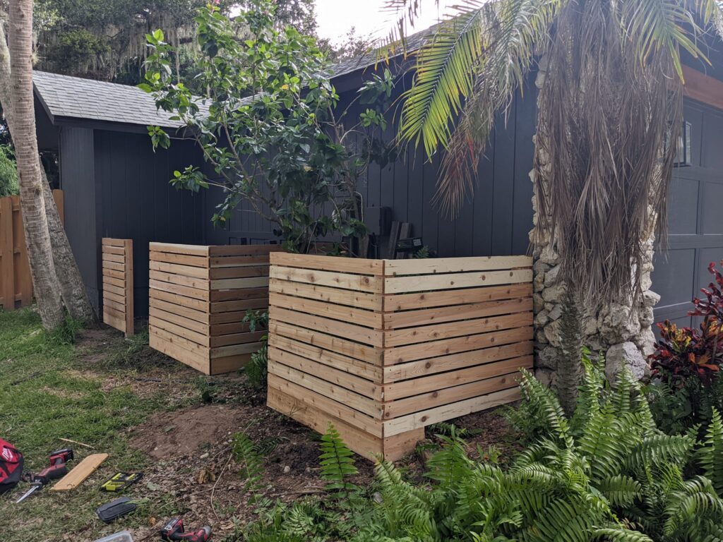 4' H Cedar Wood Horizontal Corral