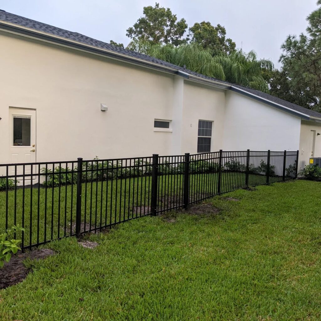 4' & 6' 3-Rail + Privacy