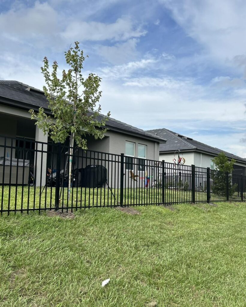 4' & 6' 3-Rail + Picket + Privacy + Fence